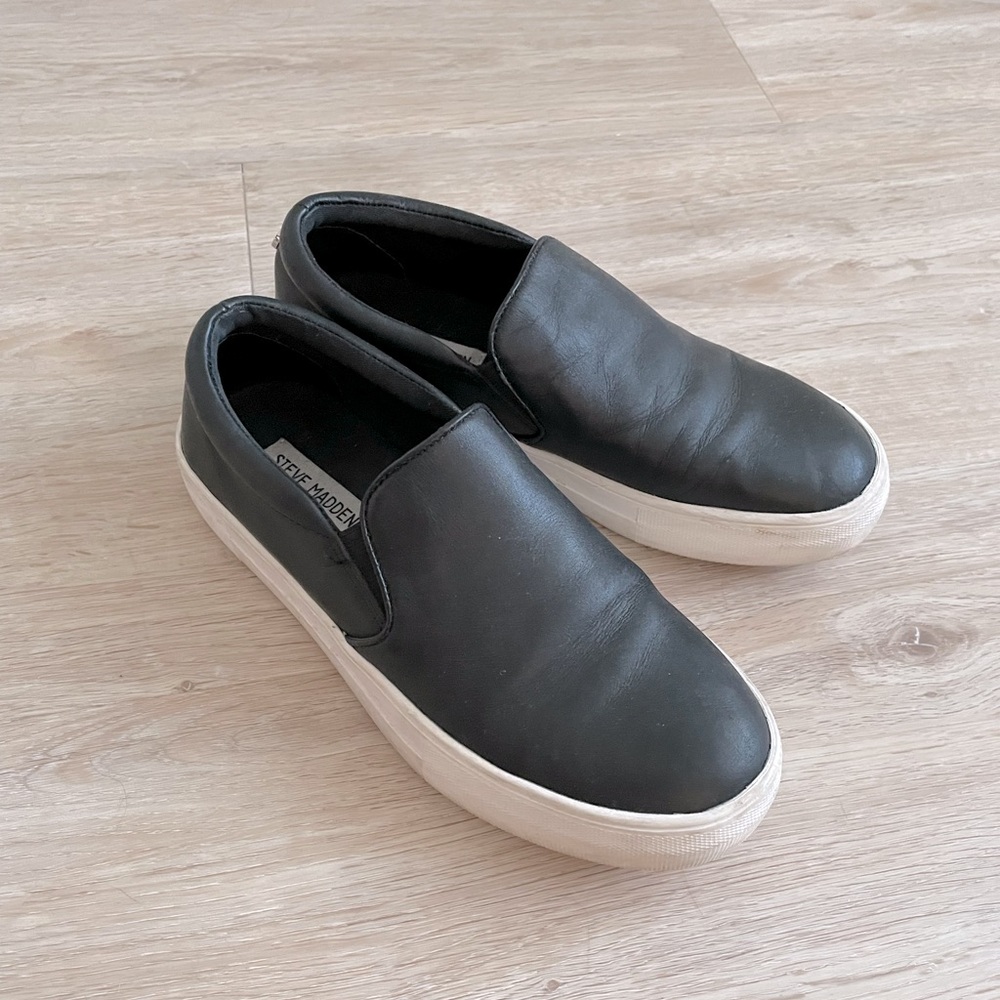 Steve Madden Gills Sneaker 7.5 black leather